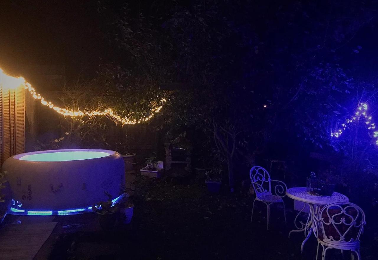 Bijou In Bronte Country With Wood-burning Stove & Hot Tub *