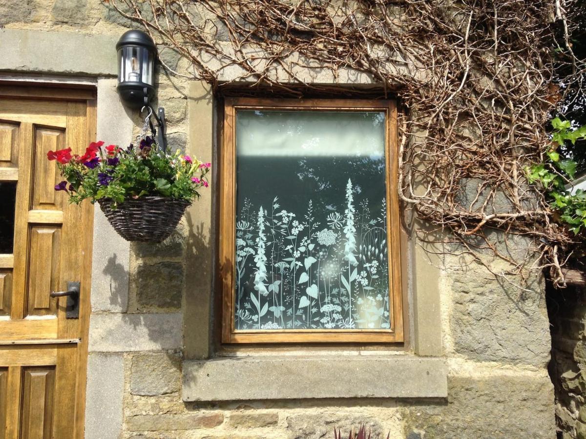 Holiday home Bijou In Bronte Country With Wood-burning Stove & Hot Tub *